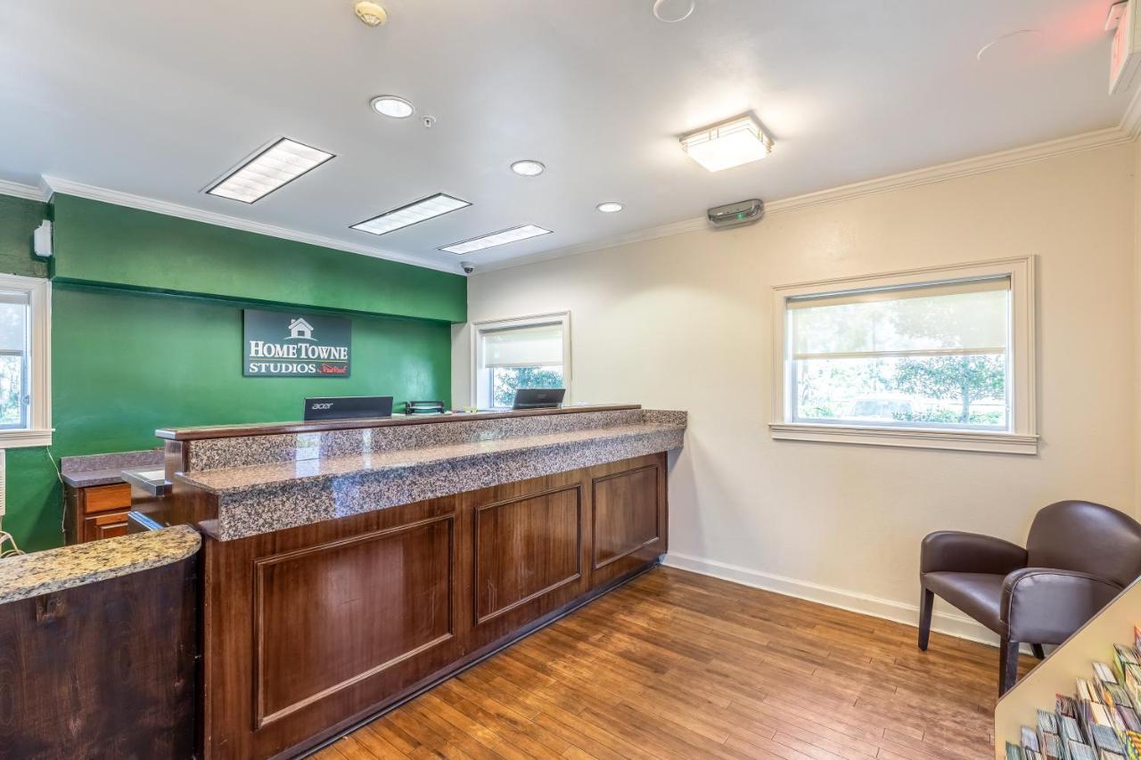Hometowne Studios By Red Roof Orlando - Casselberry Bagian luar foto