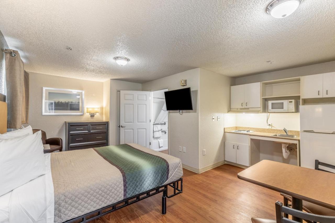 Hometowne Studios By Red Roof Orlando - Casselberry Bagian luar foto