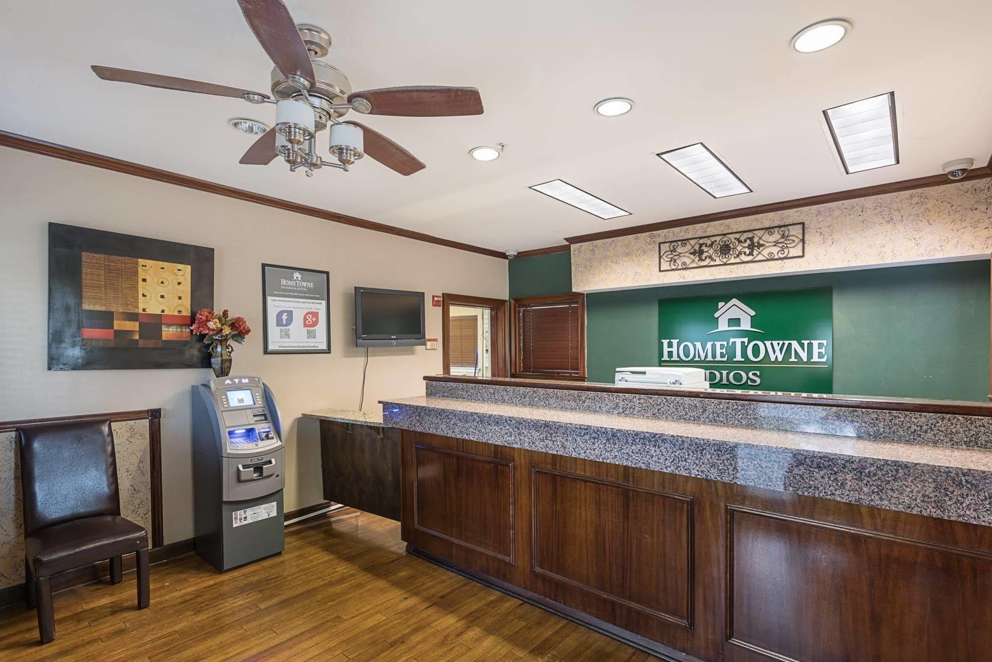 Hometowne Studios By Red Roof Orlando - Casselberry Bagian luar foto