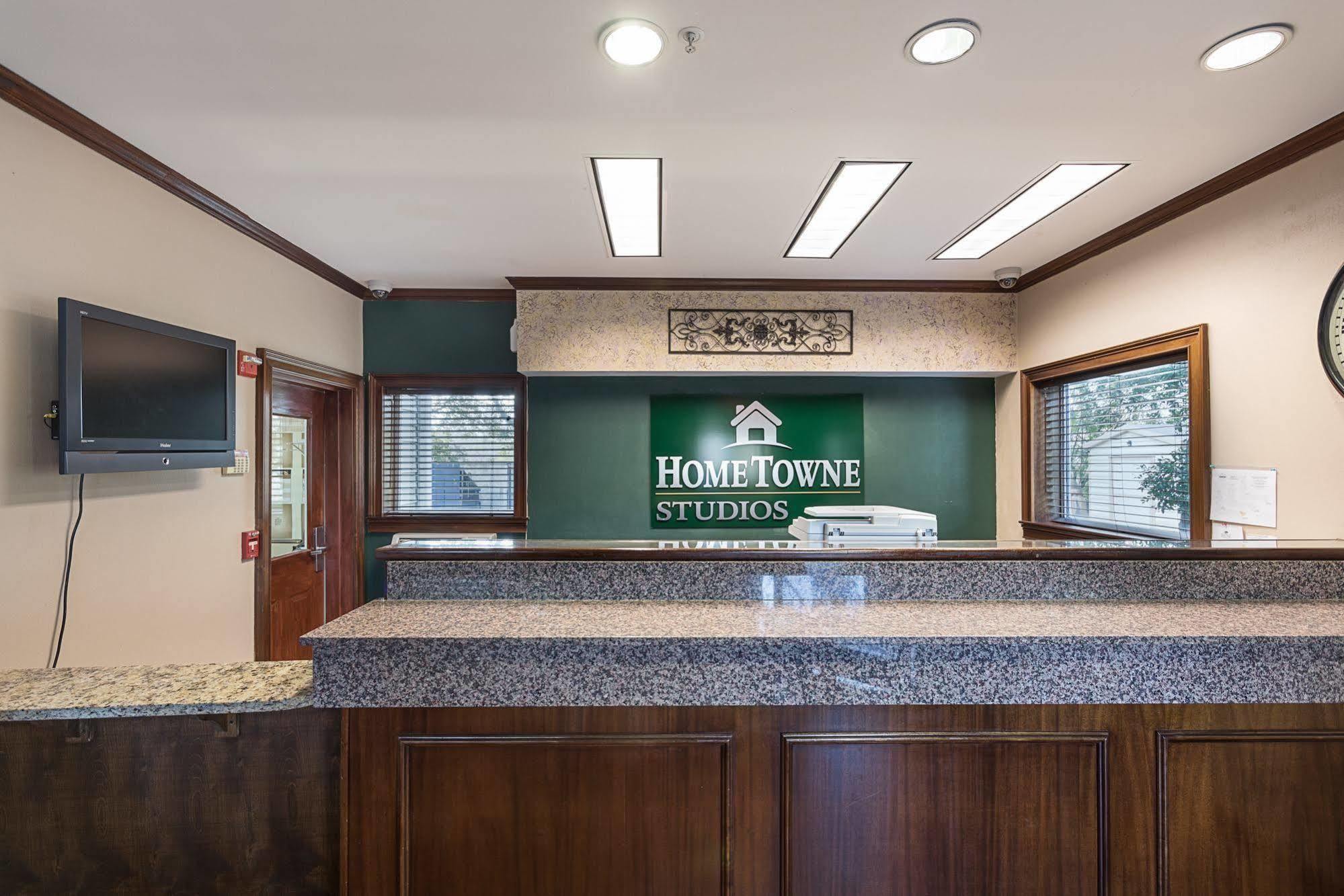 Hometowne Studios By Red Roof Orlando - Casselberry Bagian luar foto