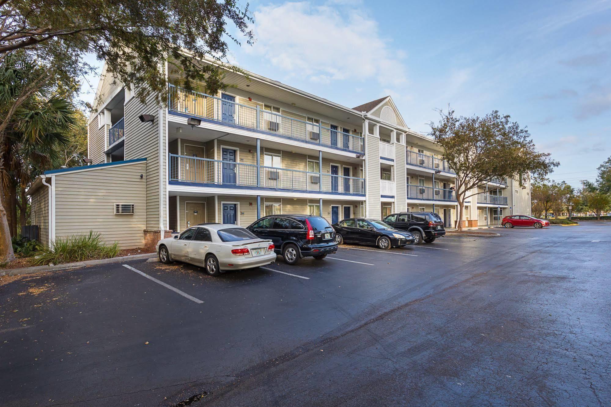 Hometowne Studios By Red Roof Orlando - Casselberry Bagian luar foto