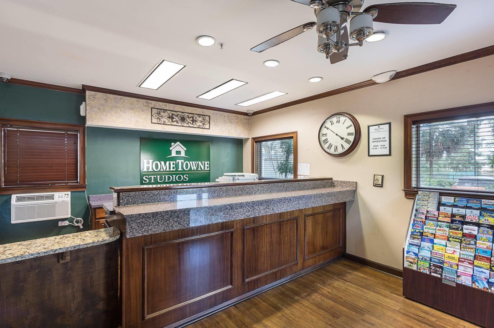 Hometowne Studios By Red Roof Orlando - Casselberry Bagian luar foto